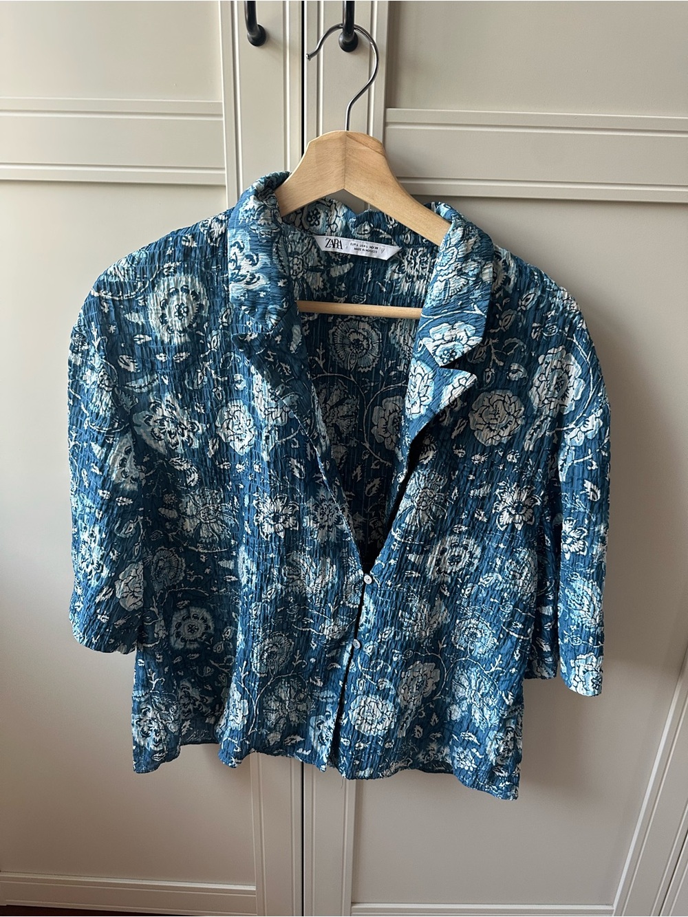 ZARA Blue and White Floral Quilted Shirt Jacket